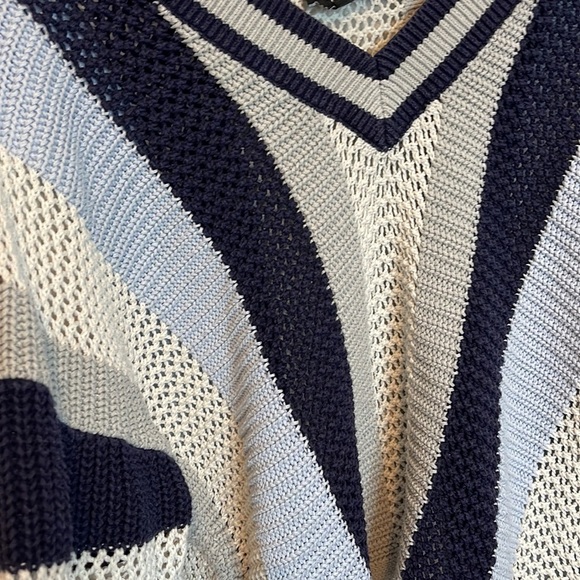 Express Preppy Blue and White Striped Knit V Neck Sweater Size M - Picture 2 of 6